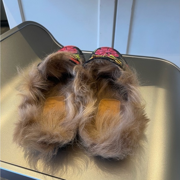 GUCCI Princetown Tapestry Brocade Floral Fur Mules. 38.5 - Picture 5 of 9